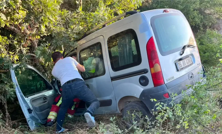 BALIKESİR-Sındırgı yolunda kaza: 3 kişilik ekip müdahale etti