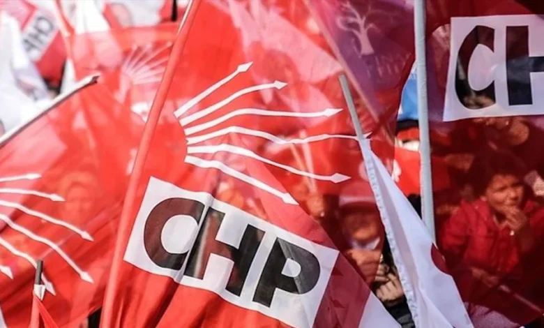 CHP Antalya'da grup toplantısı krizi