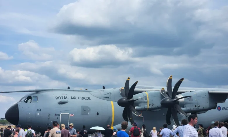 Farnborough Airshow 2026'da son hün coşkusu: BAE Akrobasi ekibi gökyüzüne damga vurdu