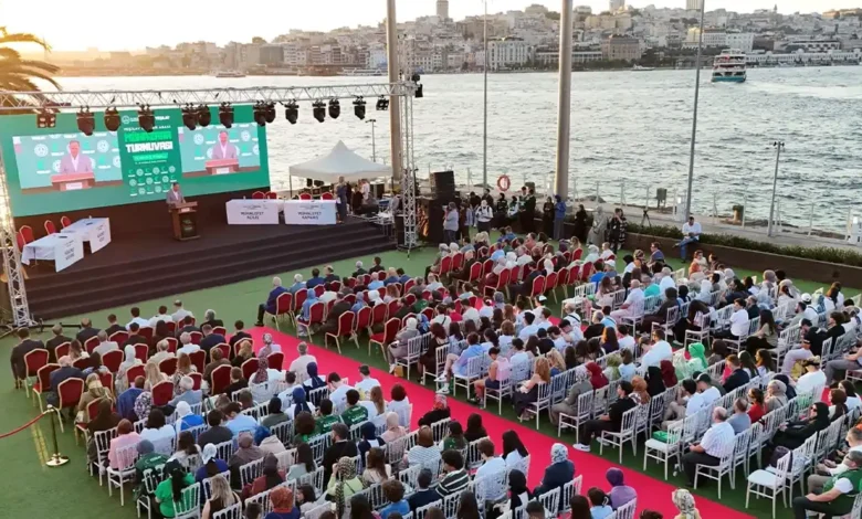 Genç Münazırlar Yeşilay Münazara Turnuvası'nda şampiyonluk için yarıştı