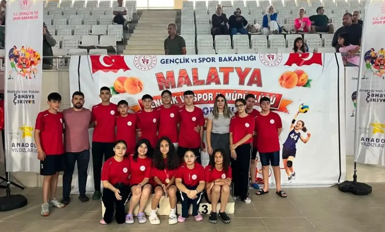 Kars yüzme takımı Türkiye finalleri'ne damga vurdu
