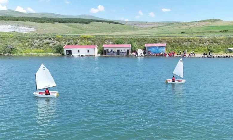 Kars'ta yelken heyecanı başladı: Çıldır Gölü'nde hedef Anadolu Ligi
