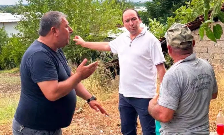 Serik belediyesi fırtına ve hortumun yaralarını sarıyor