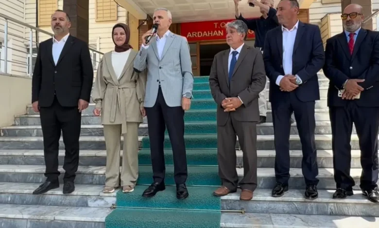 Vali Çiçekli'nden itiraf: "Büyük Cehalet Etmişim, İdarecilik Ateşten Gömlekmiş"