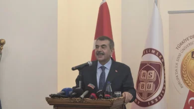 Bakan Tekin: “Biz kimin çocuğu oluyoruz arkadaşlar?”