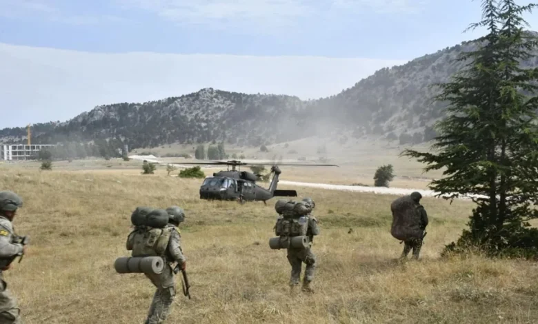 Eğirdir’de komandoların zorlu eğitimi tamamlandı