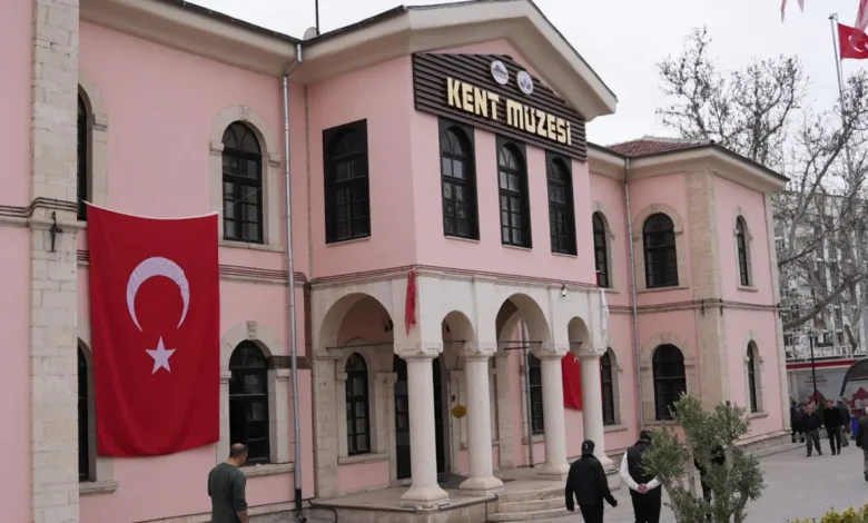 Elazığ'da müzeler ziyaretçi akınına uğradı