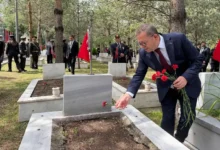 Kars’ta 30 Ağustos Zafer Bayramı Kutlamaları Şehitlik Töreniyle Devam Etti