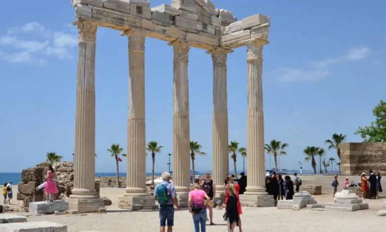 Side’de Herakles Kapısı gün yüzüne çıkarıldı