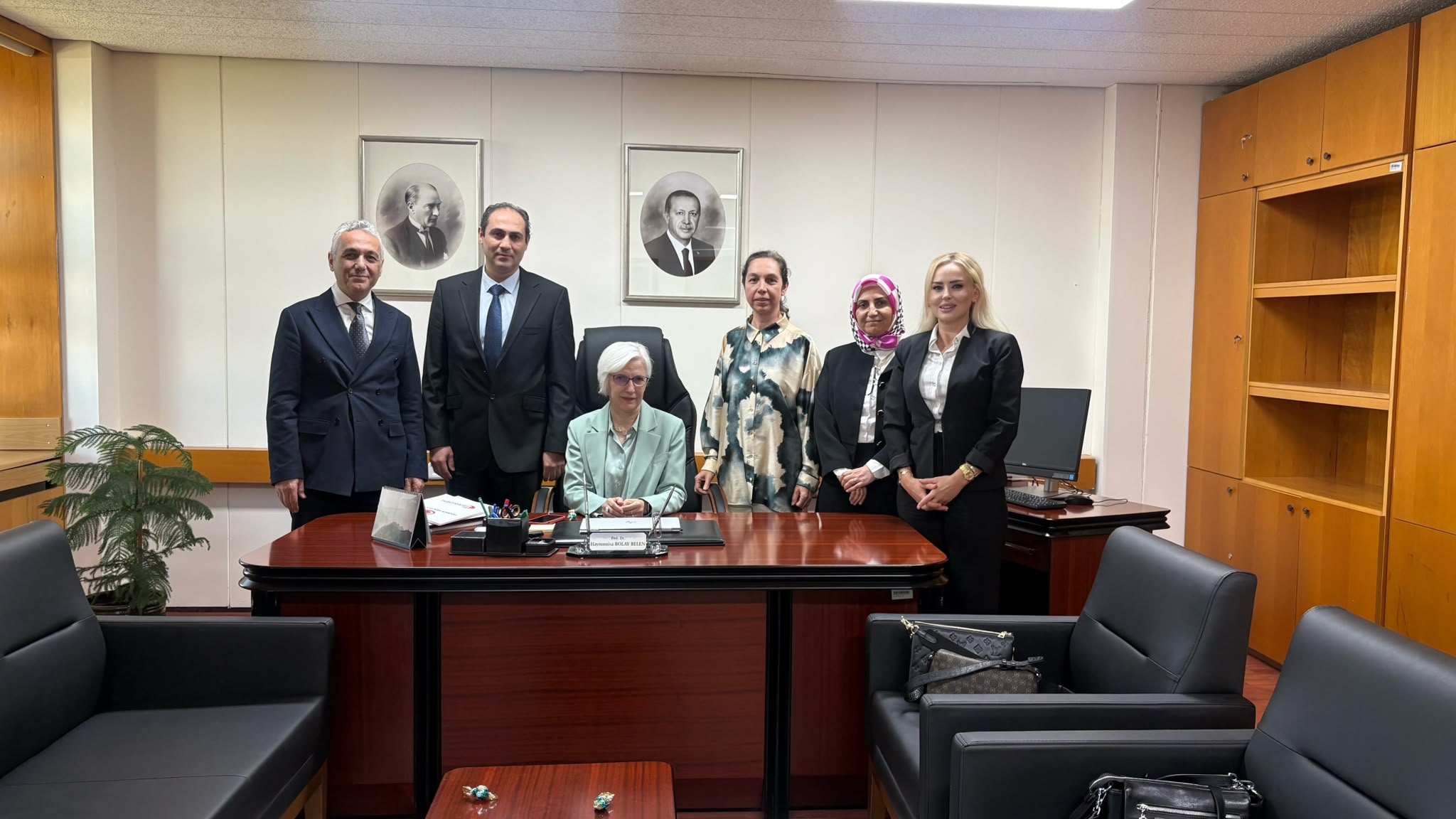 HEKİMSEN’den YÖK’e tıp eğitimi ve üniversite hekimlerinin hakları için çözüm çağrısı