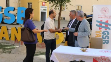 Ağrı’da GSB yurtlarında ilk gün heyecanı: Öğrenciler ikramlarla karşılandı