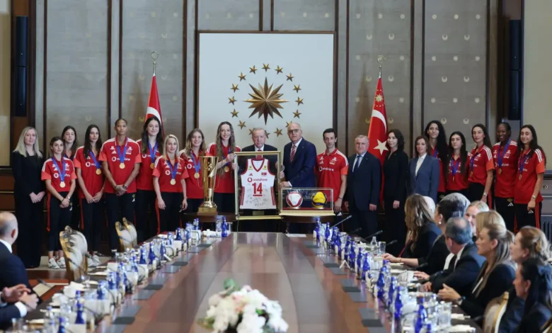 Erdoğan’dan Avrupa şampiyonu Filenin Sultanları’na kabul