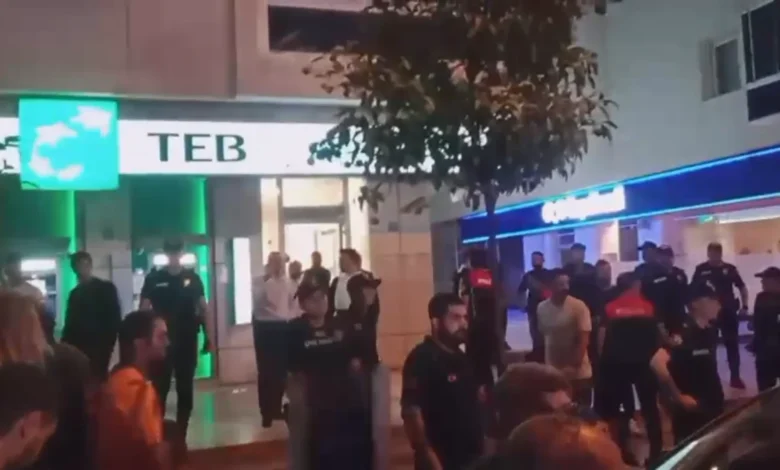 İzmir’de banka şubesinde 5 çalışanı rehin alan şüpheli teslim oldu