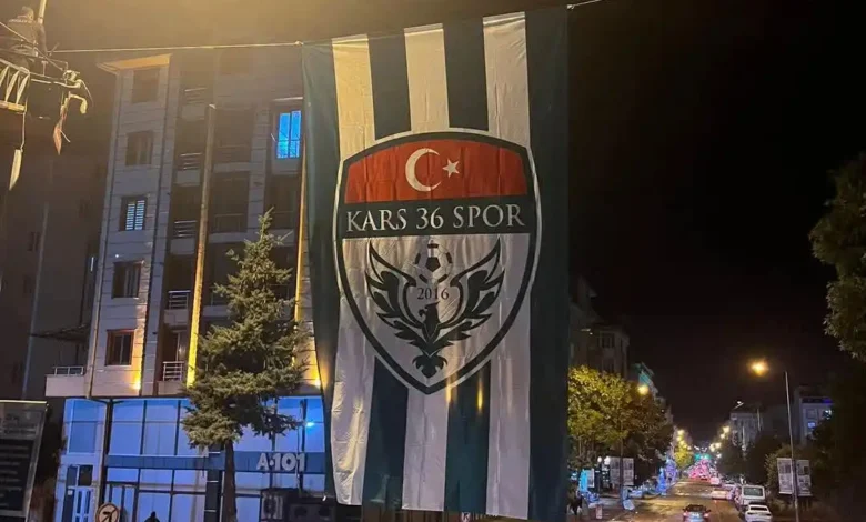 Kars’ta Yeşil-Beyaz çoşkusu: Sokaklar Kars 36 spor bayraklarıyla donatıldı