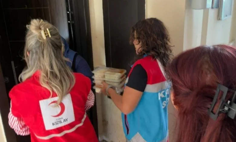 Kızılay Kars Aşevi sıcak yemek dağıtımına başladı