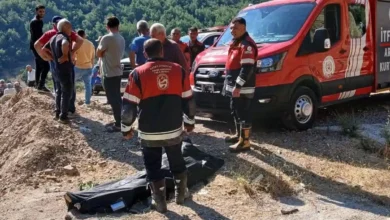 Virajı alamayan motosiklet sürücüsü uçuruma yuvarlandı: 1 ölü
