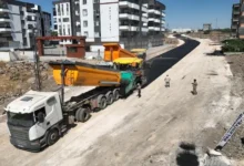 Siverek’te Ramazan Baran Bulvarı sıcak asfaltla yenilendi