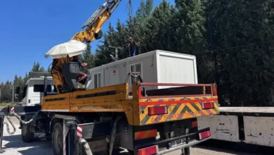 Yangından etkilenen vatandaşlar için AFAD konteynerleri Kaş’a ulaştı