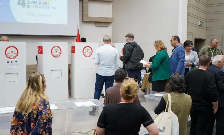 Bornova Kent Konseyinde Mengüş yeniden başkan