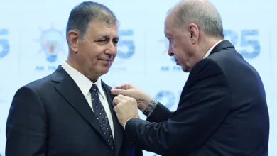 İzmir’de 27 yıl sonra değişim: Cemil Tugay AK Parti’ye katıldı