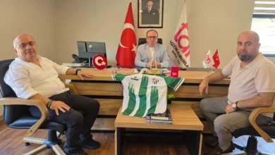 Artvinspor'un Kadın Voleybolu Projesine İş İnsanı Erten Kayan'dan destek