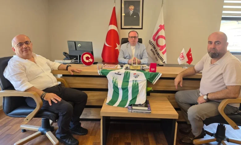 Artvinspor'un Kadın Voleybolu Projesine İş İnsanı Erten Kayan'dan destek