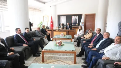 Bakan Göktaş’tan Başkan Er’e: “Bir tane daha yapmak lazım”