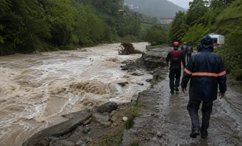 Giresun’da sel dehşeti: Anne ve iki kızını arama çalışması başlatıldı