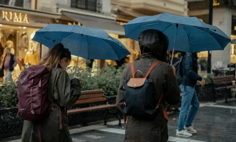 Meteoroloji uyardı: Kuvvetli rüzgar etkili olacak, bazı bölgelerde sağanak bekleniyor