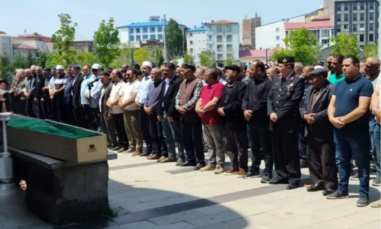 Şehit Jandarma Er Abdulbaki Kurçak'ın babası Efo Kurçak son yolculuğuna uğurlandı