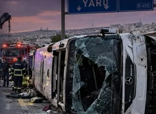 Gaziantep’te servis midibüsü ile otomobil çarpıştı: 7 ölü