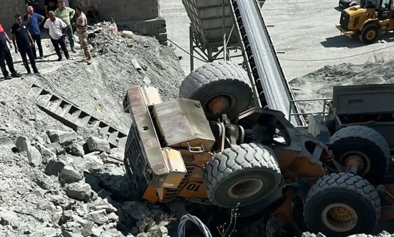 İş makinası devrildi operatör hayatını kaybetti