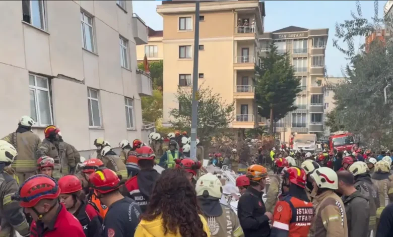 Maltepe’de çöken binadan 10 kişi kurtarıldı, 1 ölü