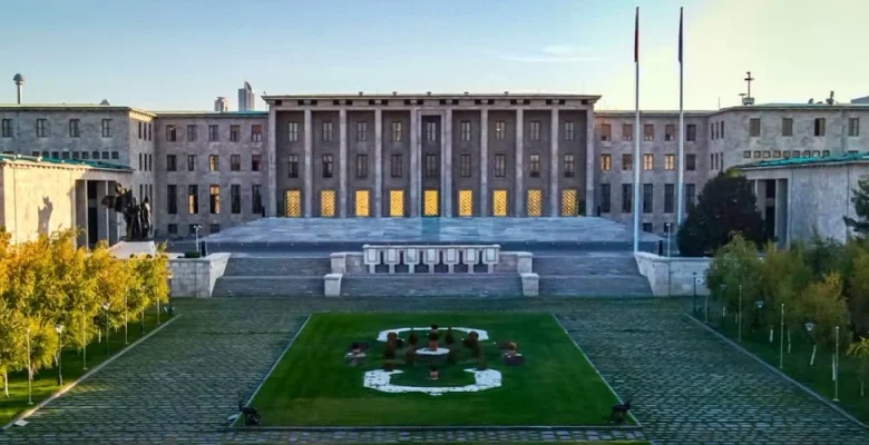 Meclis’te yeni yasama yılı başlıyor: Gündem yoğun